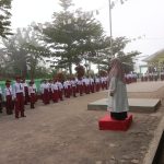 Upacara penuh Makna : Guru Senior Ajak Siswa Perbaiki Akhlak di Penghujung Pengabdian